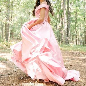 Quinceañera dress, like new! Dry cleaned.